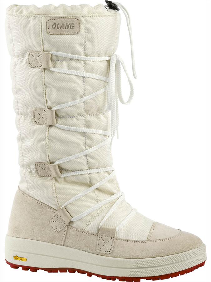 beige snow boots